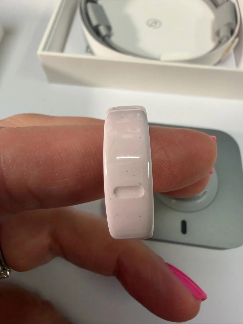 Oura smart Ring 4 Ceramic Petal Pink SIZE 11 GEN 4 with box and charger!
